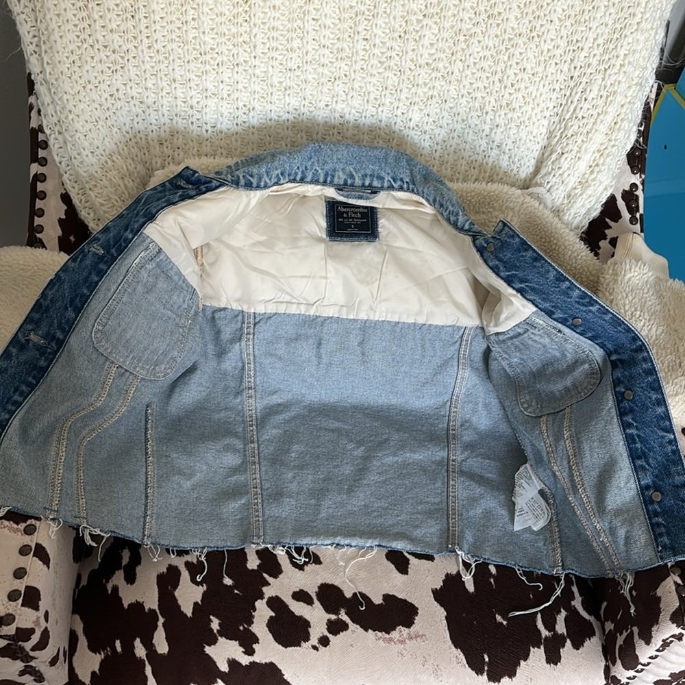 A&F Sherpa denim jacket - Picture 4 of 8